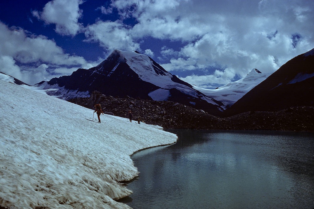 1977CRH35, ©Tim Medley