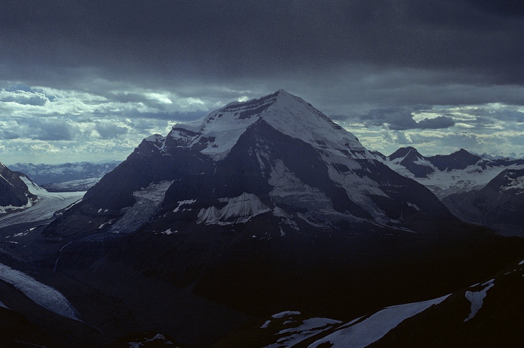 1977CRG12, ©Tim Medley