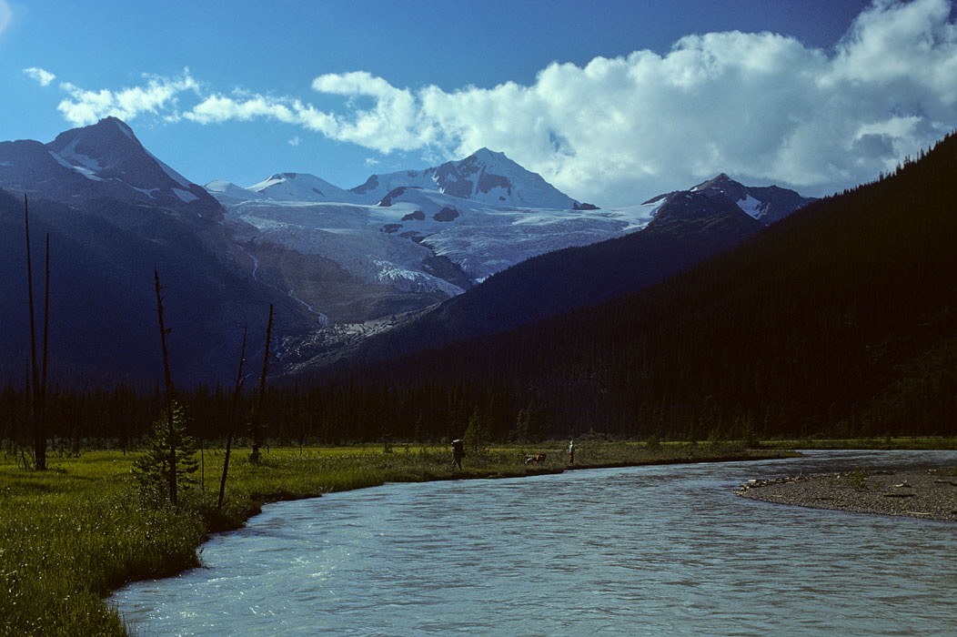 1977CRJ05, ©Tim Medley