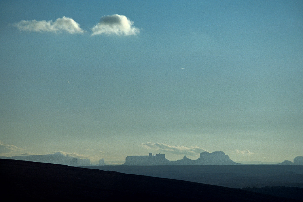 198701217 ©Tim Medley - Monument Valley Navajo Tribal Park, UT/AZ