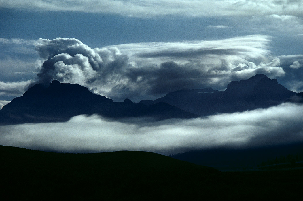 198705722 ©Tim Medley - Beartooth Scenic Byway, Shoshone National Forest, WY